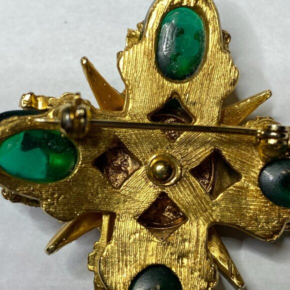 BENEDIKT NY Vintage Maltese Cross Brooch – Rare Variation Green Salmon Bead 60's - Picture 16 of 16